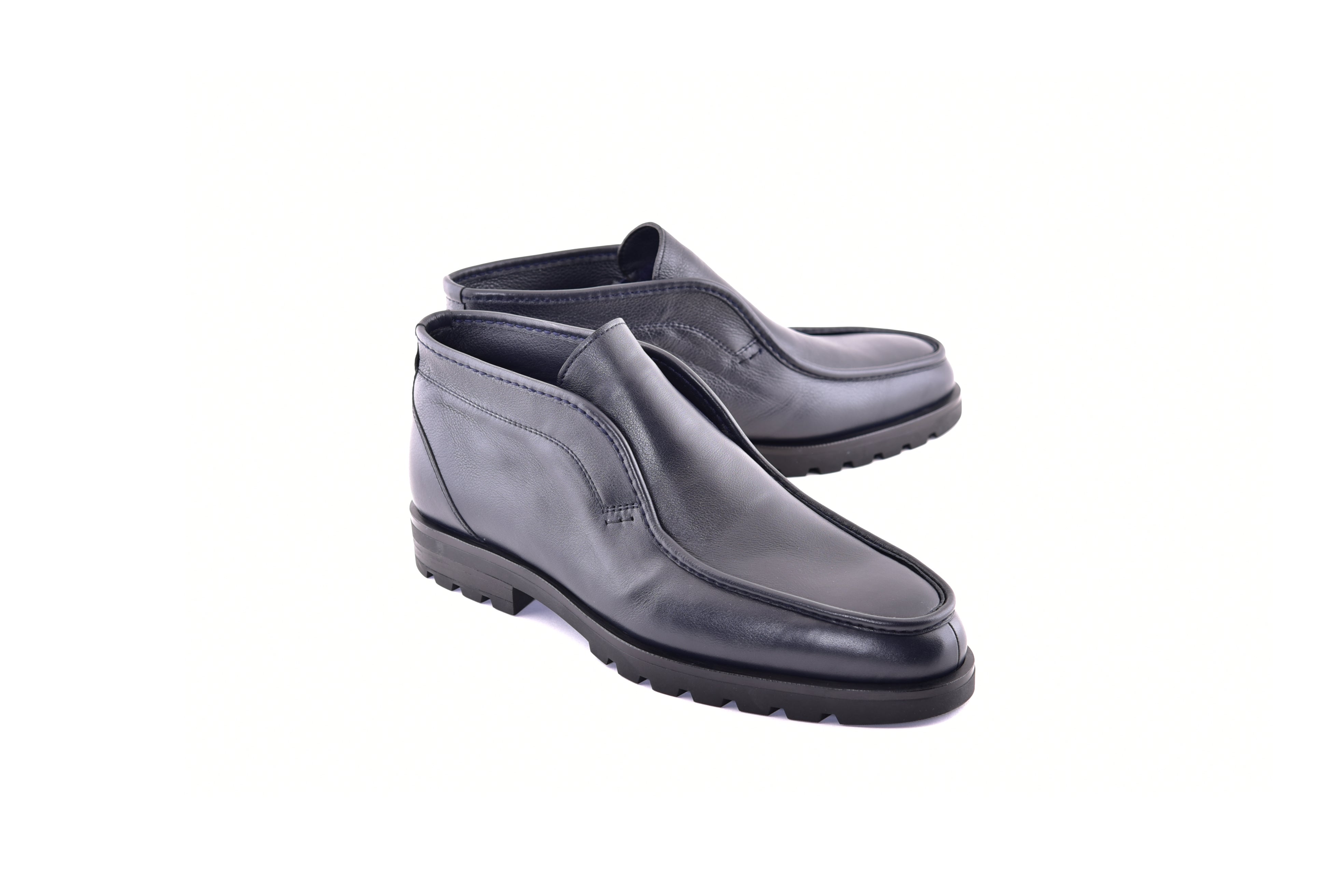 C187-7520 Shearling Lined Chukka Boot-Navy