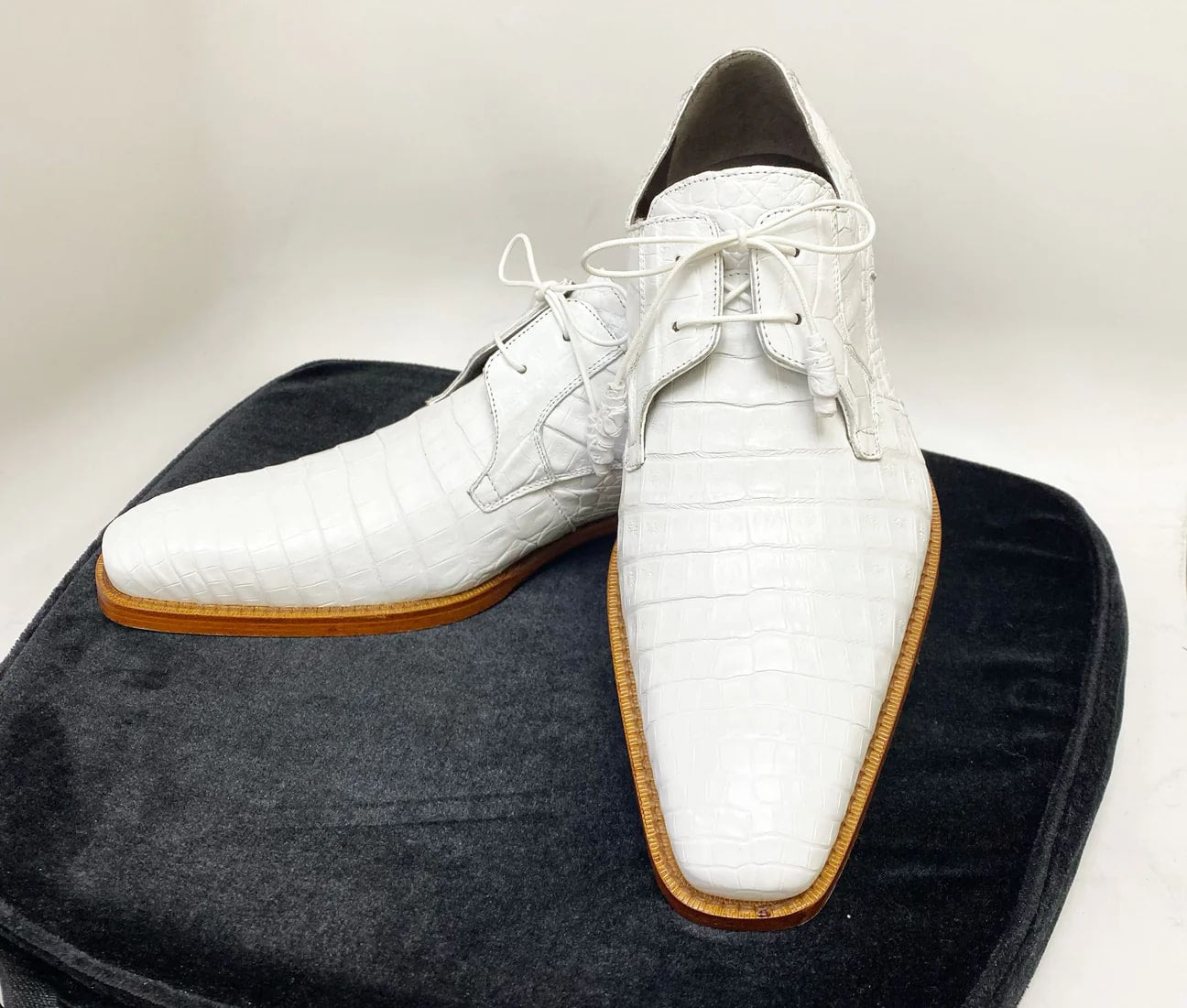 Mezlan Anderson Men's Crocodile Oxford – White | Genuine Exotic Leather Dress Shoe