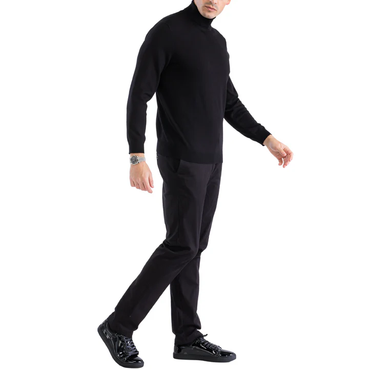 Alberto Nardoni men's black turtleneck sweater. Fitted silhouette, high neck, and long sleeves. Made from soft, stretchable fabric for comfort and style.