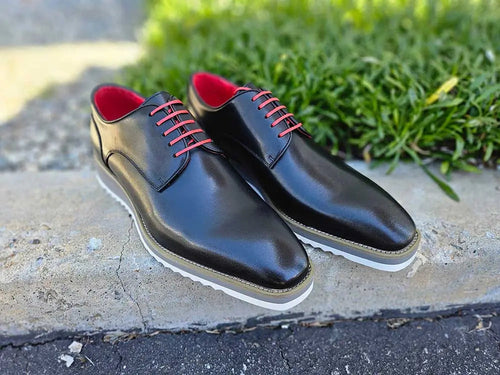 Men’s Burnished Leather Lace-Up Derby Shoes