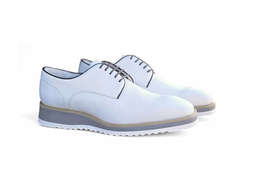 Burnished Lace-up Leather Derby Carrucci