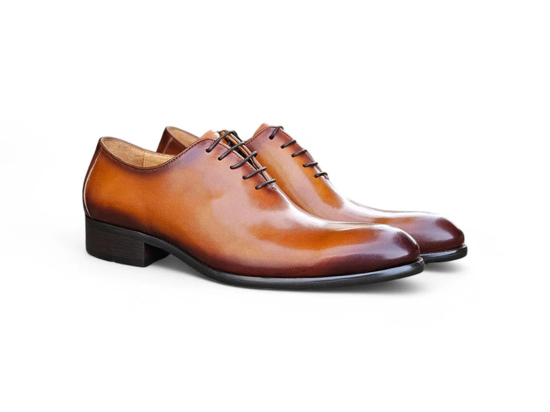 Carrucci: Polished Calfskin Whole Cut Oxford Dress Shoe