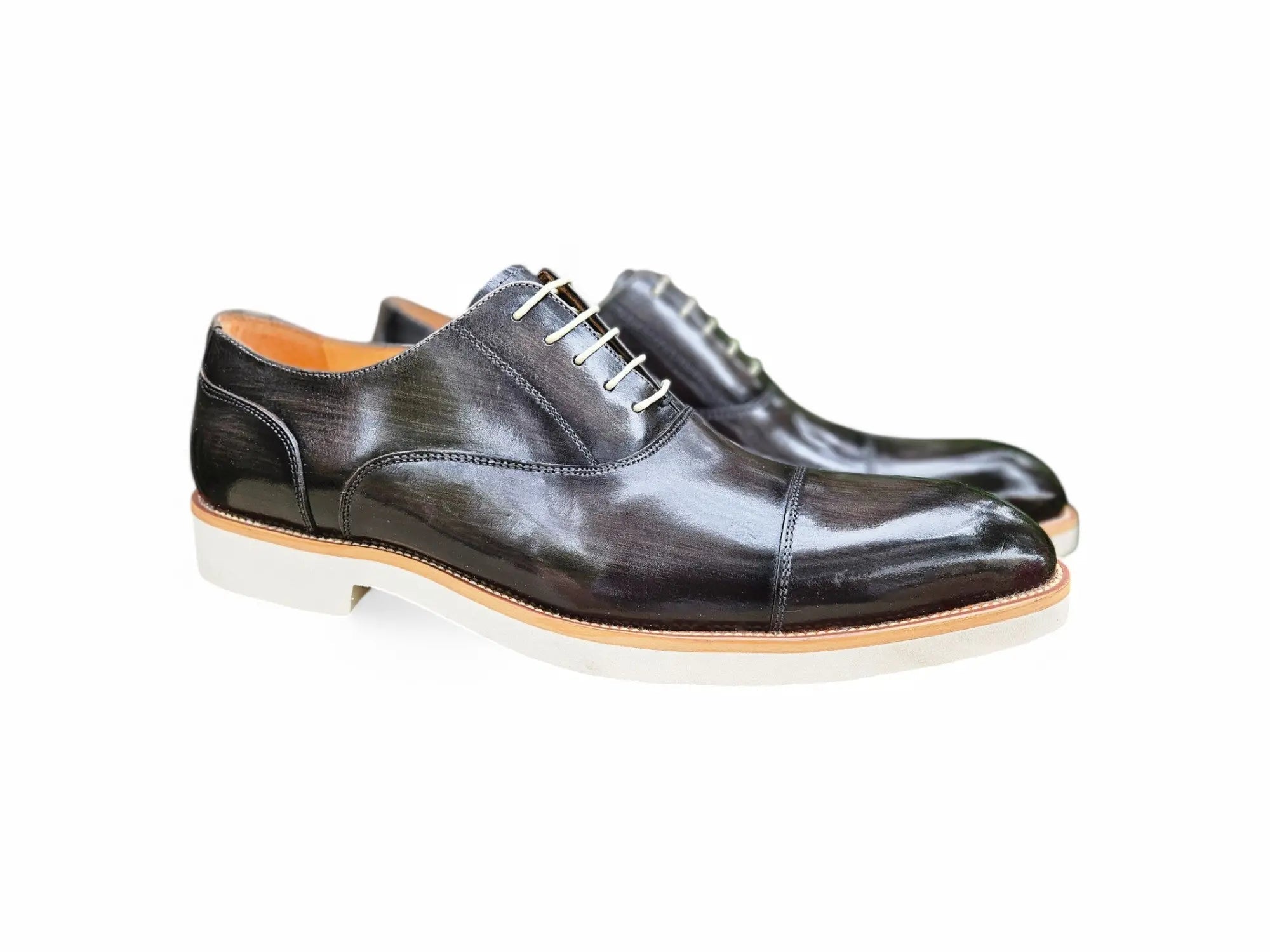 Cap Toe Oxford in Lightweight Sole Carrucci