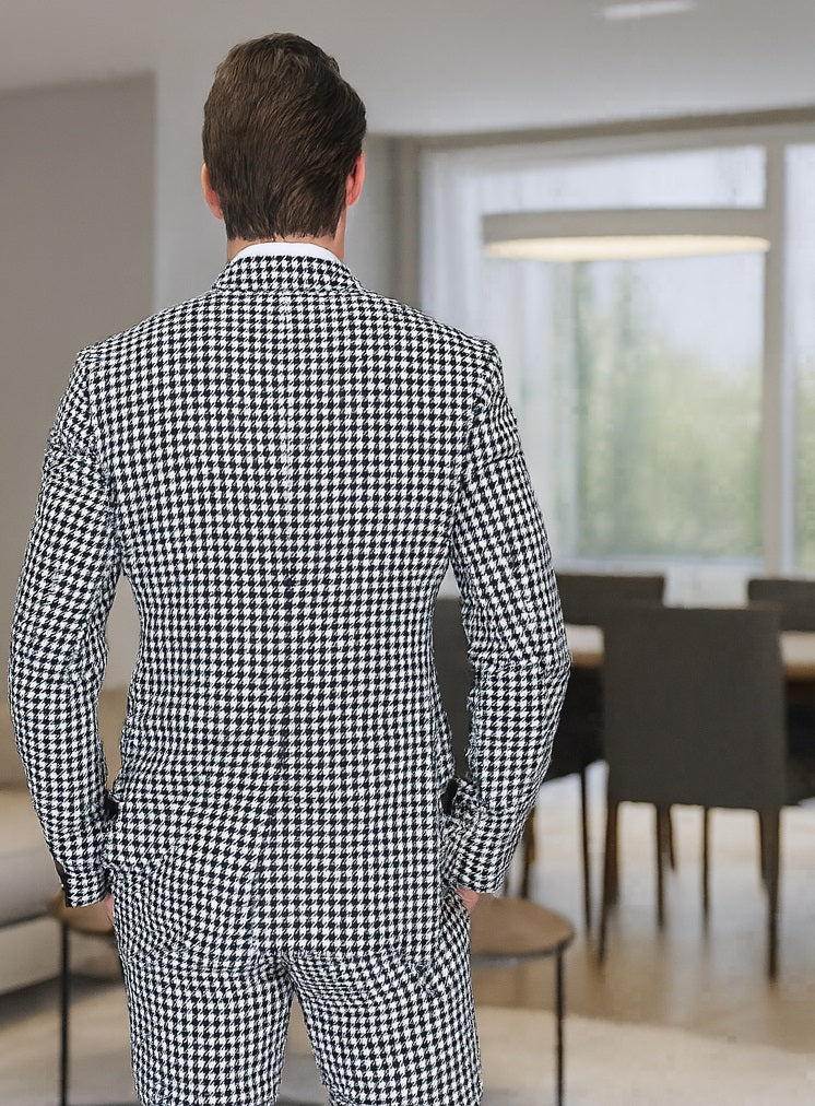 business-attire-houndstooth-suit