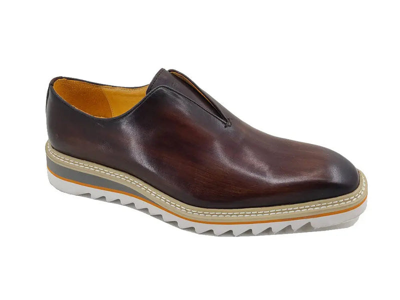 Carrucci Laceless Loafer with Contrast color lightweight sole