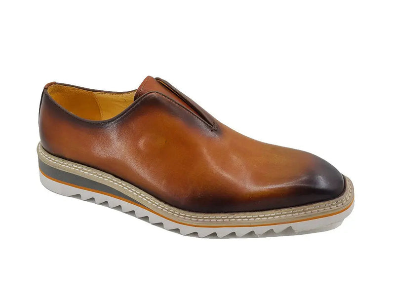 Carrucci Laceless Loafer with Contrast color lightweight sole