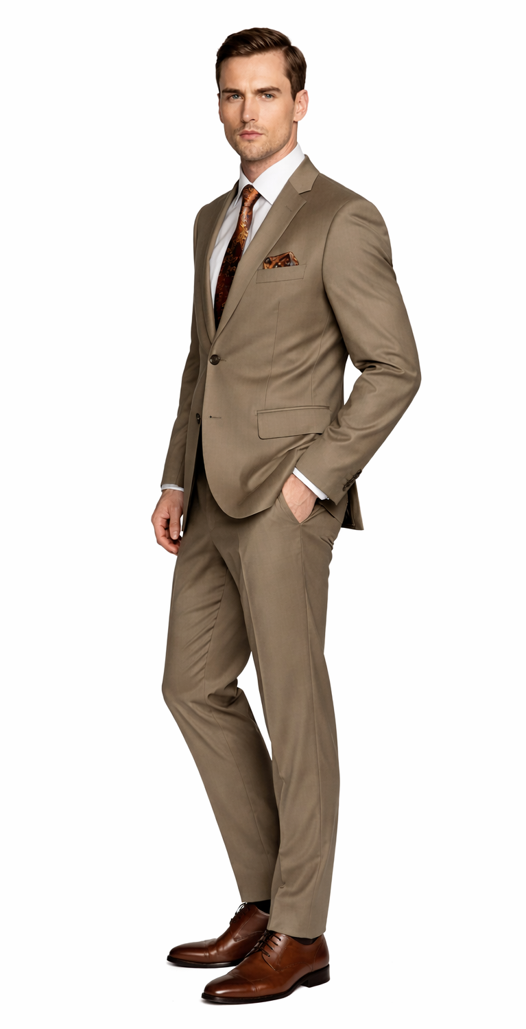 Giorgio Fiorelli camel beige suit: fitted, two-button jacket with notch lapels and pockets. Straight-leg trousers. Smooth fabric for a polished look.