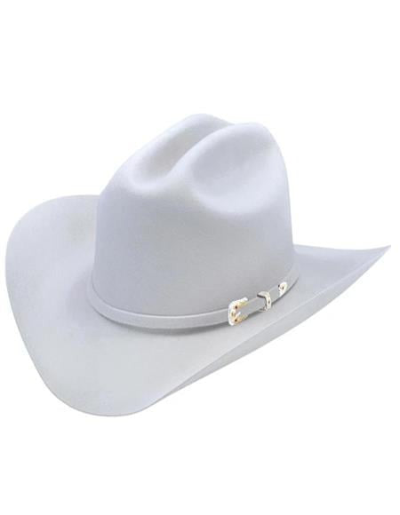 Light gray beaver felt castor hat. High crown, wide brim. Narrow band with silver buckle. Smooth, patternless surface.