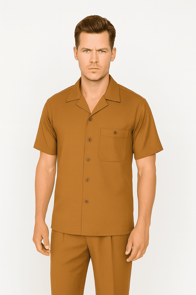 Men's caramel walking suit. Short-sleeved shirt with pocket and matching pants. Smooth, solid-finish fabric. Casual and comfortable.
