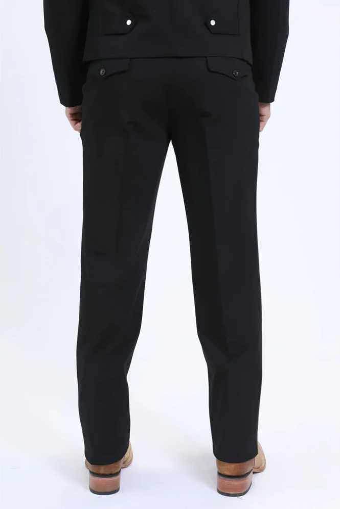 Alberto Nardoni men's western suit in black. Structured trousers and a tailored jacket with a straight back. Features two back pockets with flap closures.