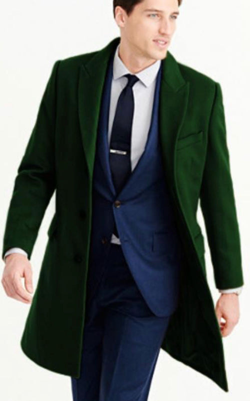 Men's dark green wool overcoat. Classic long design with single-breasted closure and notched lapels. Tailored fit, falling above the knees.