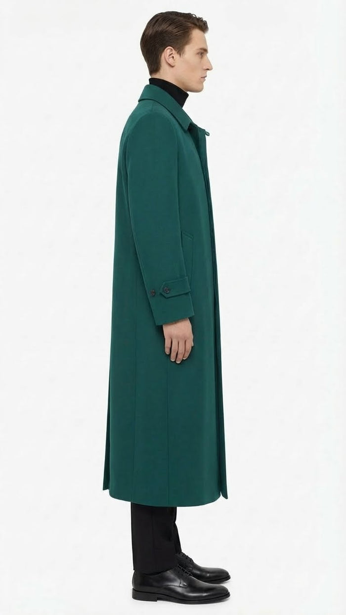 Alberto Nardoni men's green overcoat. Full-length, straight fit, structured silhouette. Smooth, solid green fabric with sheen. Classic collar, buttoned cuffs, and two side pockets.
