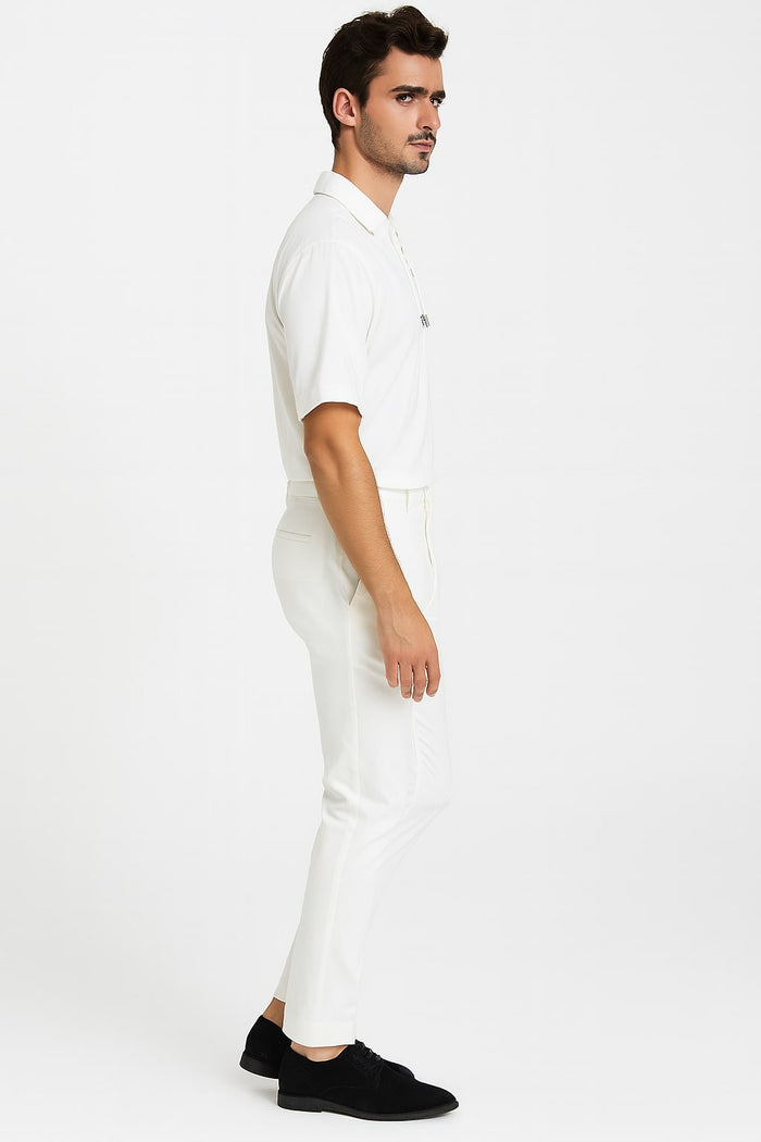 Men's short-sleeved white Renaissance shirt. Crafted from linen, it features a collared neckline and adjustable front lacing for a custom fit.
