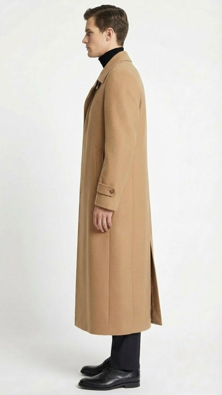 Alberto Nardoni men's camel overcoat. Tailored silhouette, solid camel fabric, straight cut below the knee. Single-breasted, notch collar, side pockets, buttoned cuffs. Clean, smooth design.
