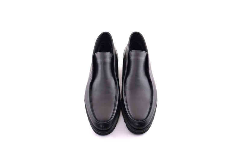 C185-7520 Shearling Lined Chukka Boot-Black