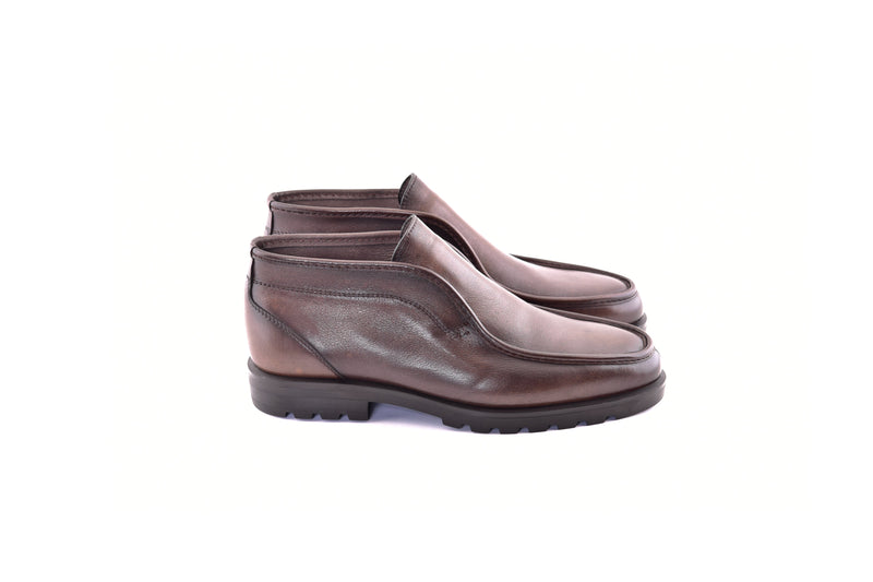 C186-7520 Shearling Lined Chukka Boot-Brown