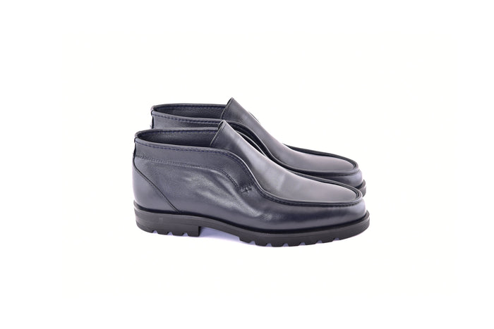 C187-7520 Shearling Lined Chukka Boot-Navy