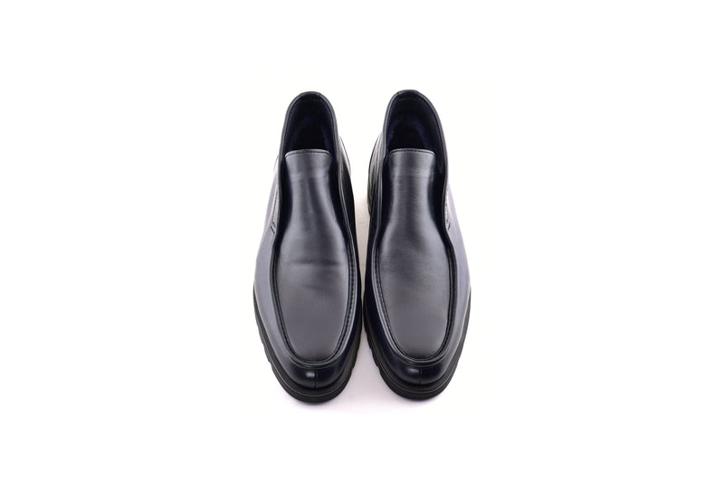 C187-7520 Shearling Lined Chukka Boot-Navy