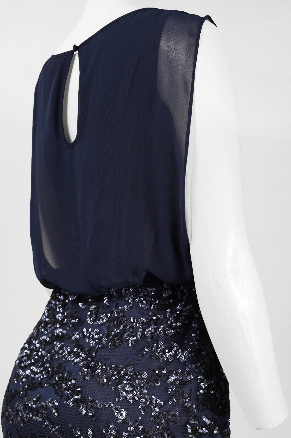 Aidan Mattox 151A10470 Overlay Sequined Long Evening Dress with Sleeveless Design and Boat Neckline