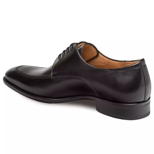 Mezlan Coventry men's apron Oxford shoes. Black calfskin leather upper, smooth surface, pointed toe, lace-up. Flat, slightly raised sole, rounded heel.
