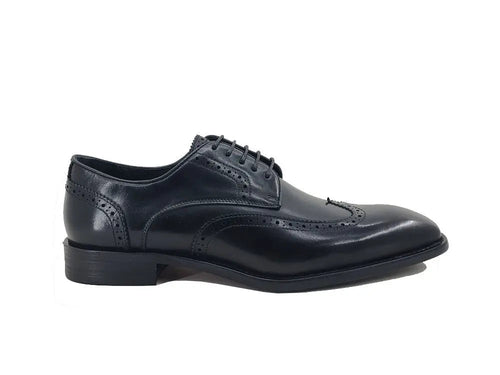 Menâ€™s Wingtip Oxford with Blucher Construction
