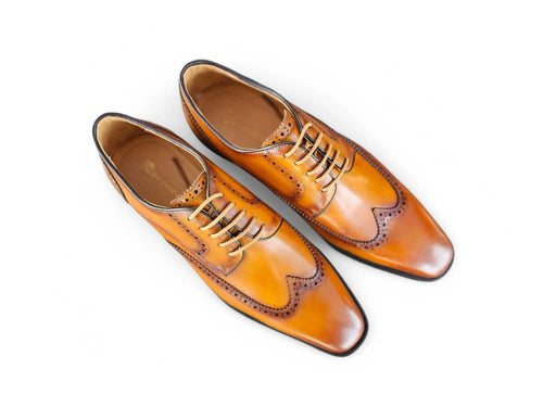 Men’s Wingtip Oxford with Blucher Construction