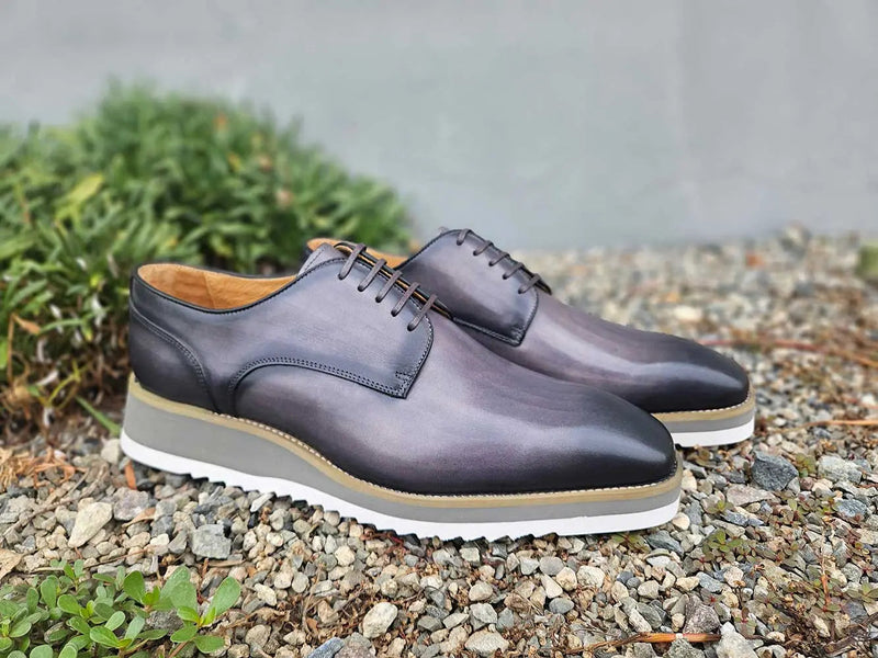 Carrucci Burnished Lace-up Leather Derby