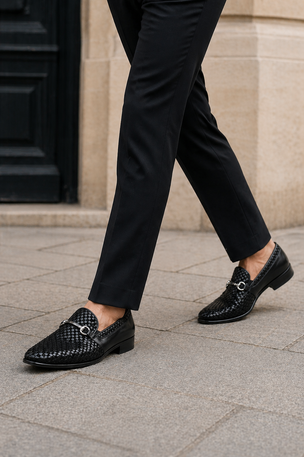 C0220-5776 Hand Made Woven Black