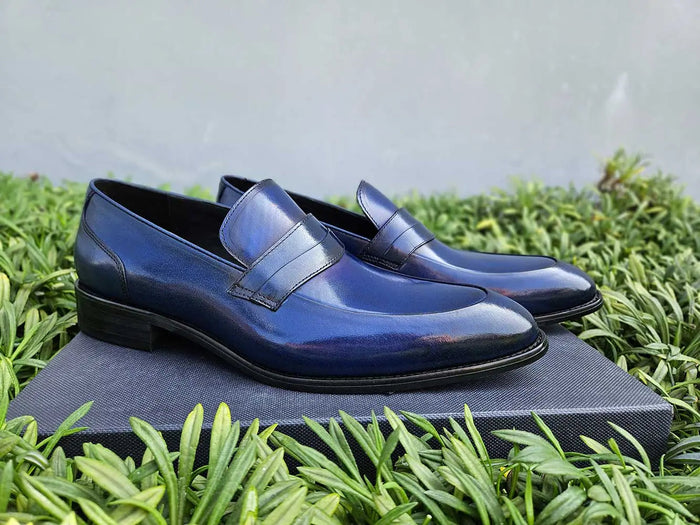 Carrucci Calfskin Penny Loafer: Modern Classic Style