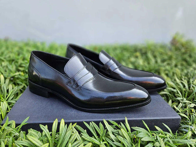 Carrucci Calfskin Penny Loafer: Modern Classic Style