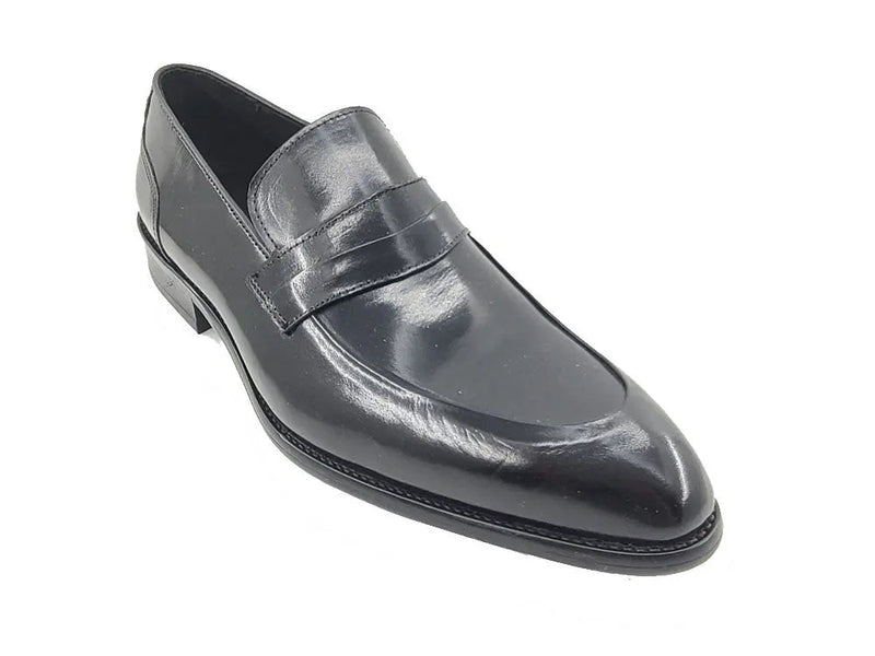 Carrucci Calfskin Penny Loafer: Modern Classic Style