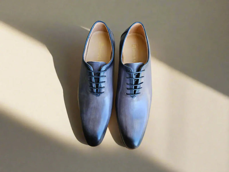 Carrucci: Polished Calfskin Whole Cut Oxford Dress Shoe