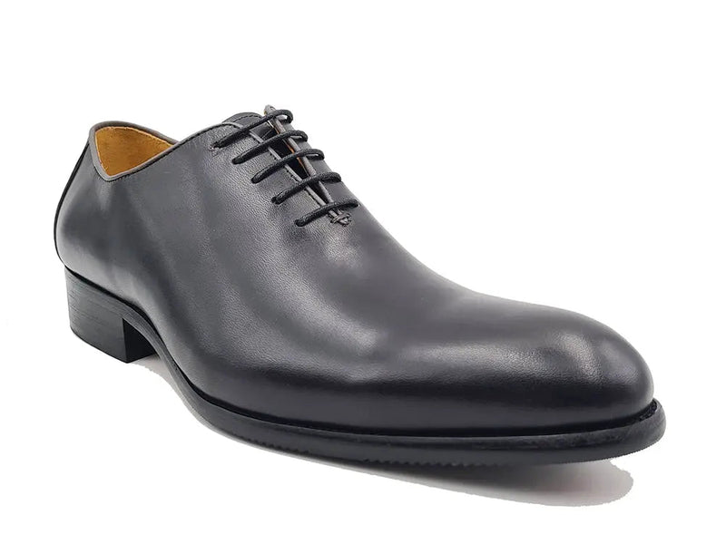 Carrucci: Polished Calfskin Whole Cut Oxford Dress Shoe