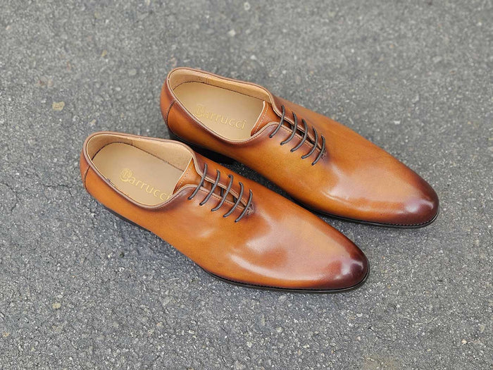Carrucci: Polished Calfskin Whole Cut Oxford Dress Shoe