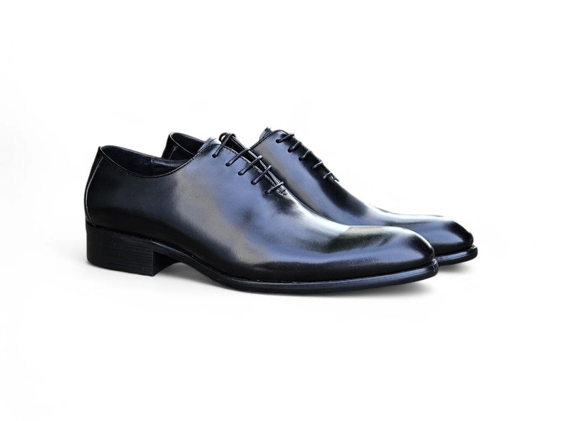 Carrucci: Polished Calfskin Whole Cut Oxford Dress Shoe