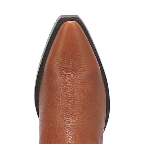 Dingo's Gold Rush boots: tan leather, snip toe, and textured upper. Black sole provides contrast. Classic Western style.
