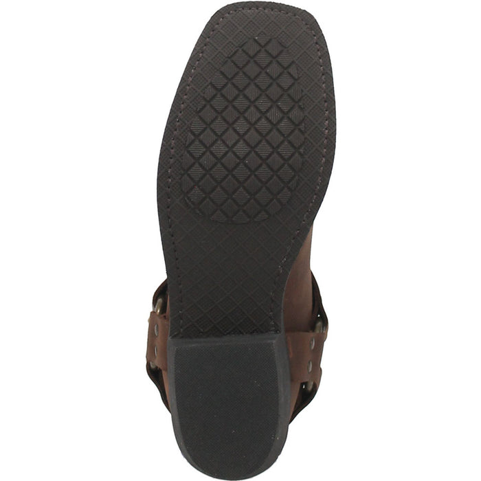 Dingo Gaucho brown men's motorcycle boots. Leather upper, brown color. Flat sole with diamond pattern. Side straps with metal attachments.
