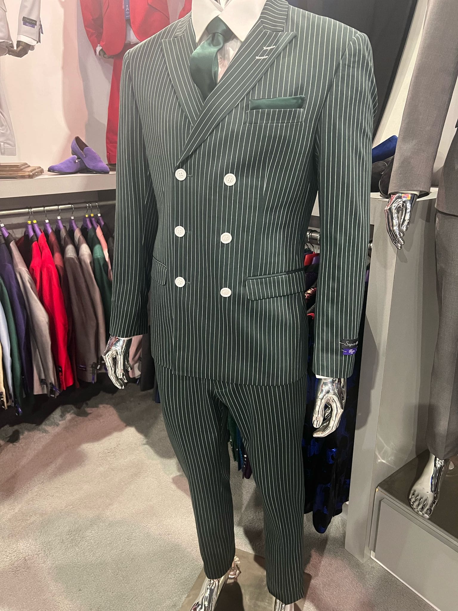 Mens Green Pinstripe Double-Breasted Suit – Slim Fit 2 Piece Formal Business Suit with Peak Lapel 1920s Gangster Pinstripe