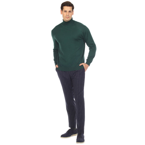 Alberto Nardoni men's hunter green turtleneck sweater. Close-fitting neck, long sleeves, and fitted body. Smooth, solid knit material. Ribbed bottom hem for form retention.
