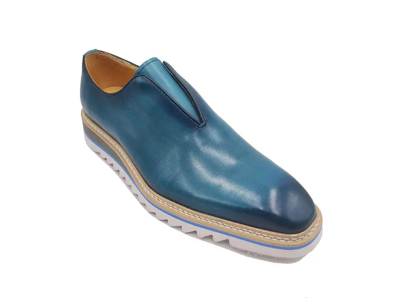 Carrucci Laceless Loafer with Contrast color lightweight sole