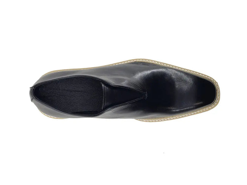 Carrucci Laceless Loafer with Contrast color lightweight sole