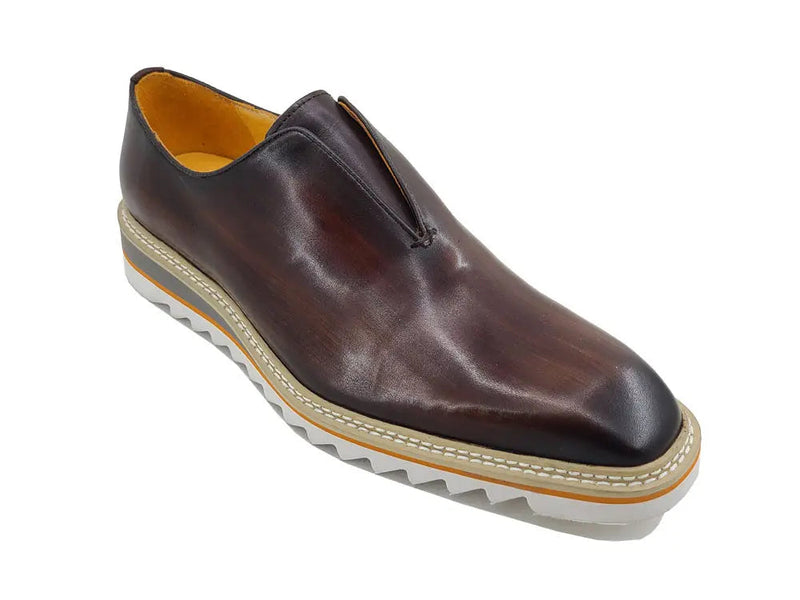 Carrucci Laceless Loafer with Contrast color lightweight sole