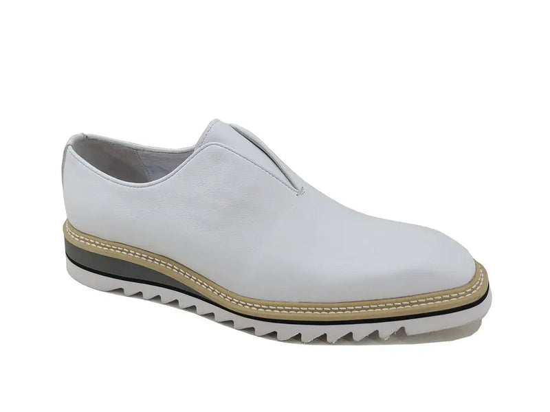 Carrucci Laceless Loafer with Contrast color lightweight sole