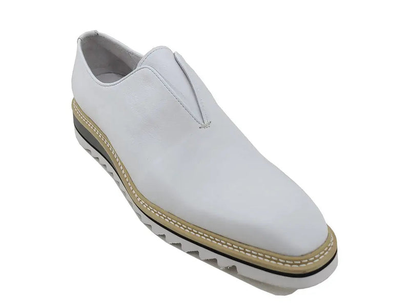 Carrucci Laceless Loafer with Contrast color lightweight sole