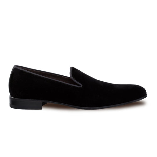 Mezlan Lublin navy velvet tuxedo loafers: slip-on, elongated shape. Navy velvet upper with a solid black sole. Stylish and refined.
