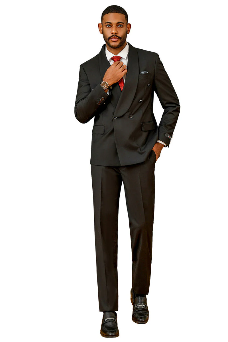 Modern fit, double-breasted black suit with shawl lapel. Tailored jacket with two rows of buttons and front pockets. Straight-cut trousers. Smooth, uniform fabric; formal style. Fitted silhouette.
