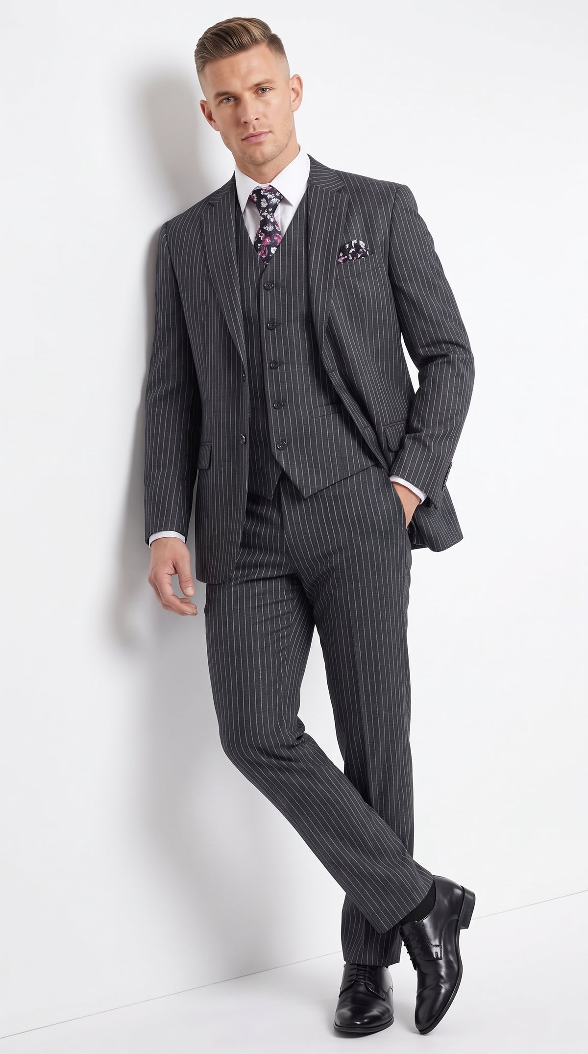 Men's Charcoal Grey Bold Pinstripe 3-Piece Gangster Suit – 2 Button Vested 1920s Vintage Classic Formal Suit