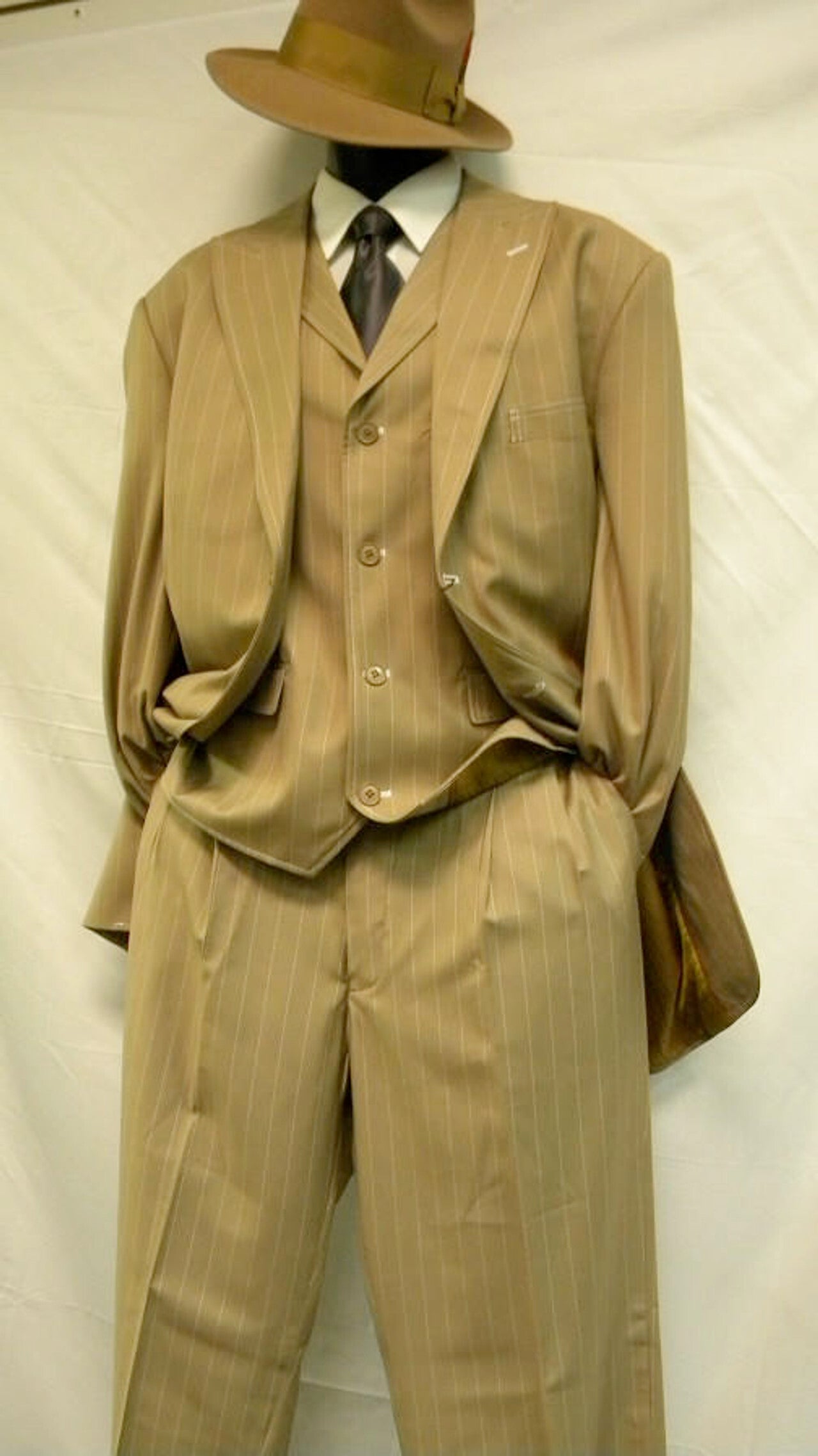 Mens Brown Pinstripe Zoot Suit – 1920s Gangster Vintage 3-Piece Suit with Wide-Leg Pants and Fedora Look - Three Buttons