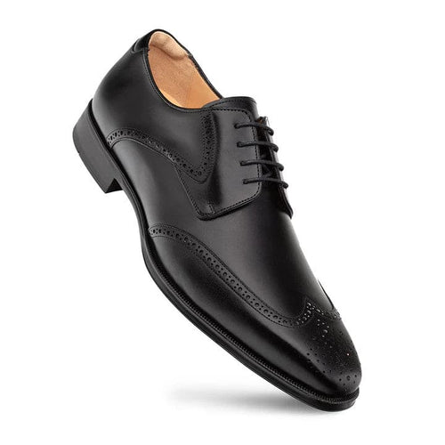 Black men's wingtip derby shoes. Crafted from sleek black leather, they boast a pointed toe and decorative perforations. Featuring a lace-up closure, structured heel, and durable outsole.
