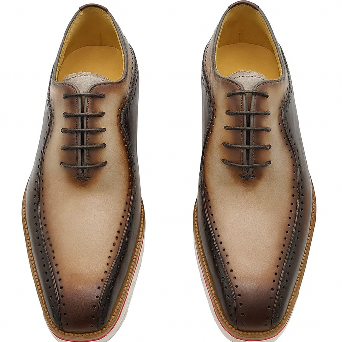 Carrucci Stylish Two-Tone Brogue Oxford